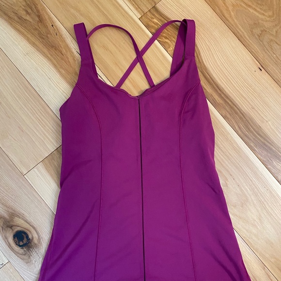 Lulu Lemon stappy detailed tank top - Picture 7 of 7